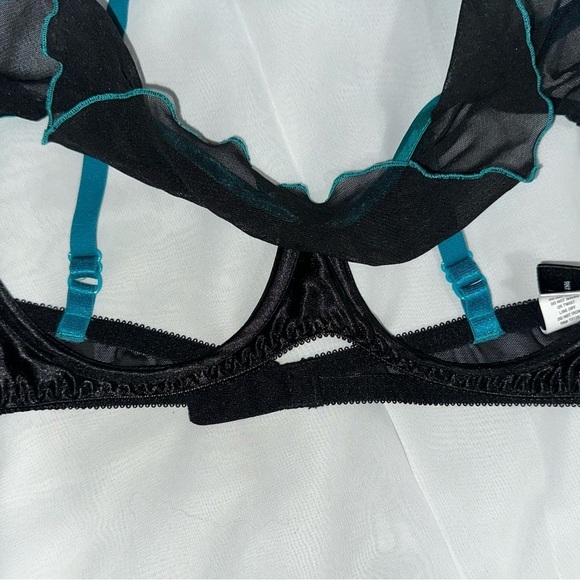 Fredricks‎ of Hollywood seduction bra - Picture 3 of 6